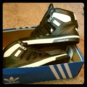 Adidas Sneakers - Hard Court Hi II